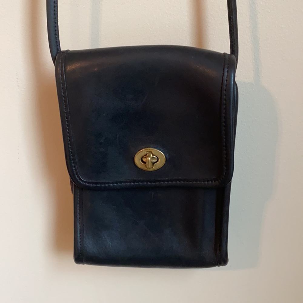 90’s Vintage Coach Black Leather Turnlock Scooter Bag